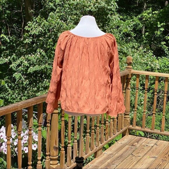 Elizabeth and James Boho Off Shoulder Top - Picture 4 of 11